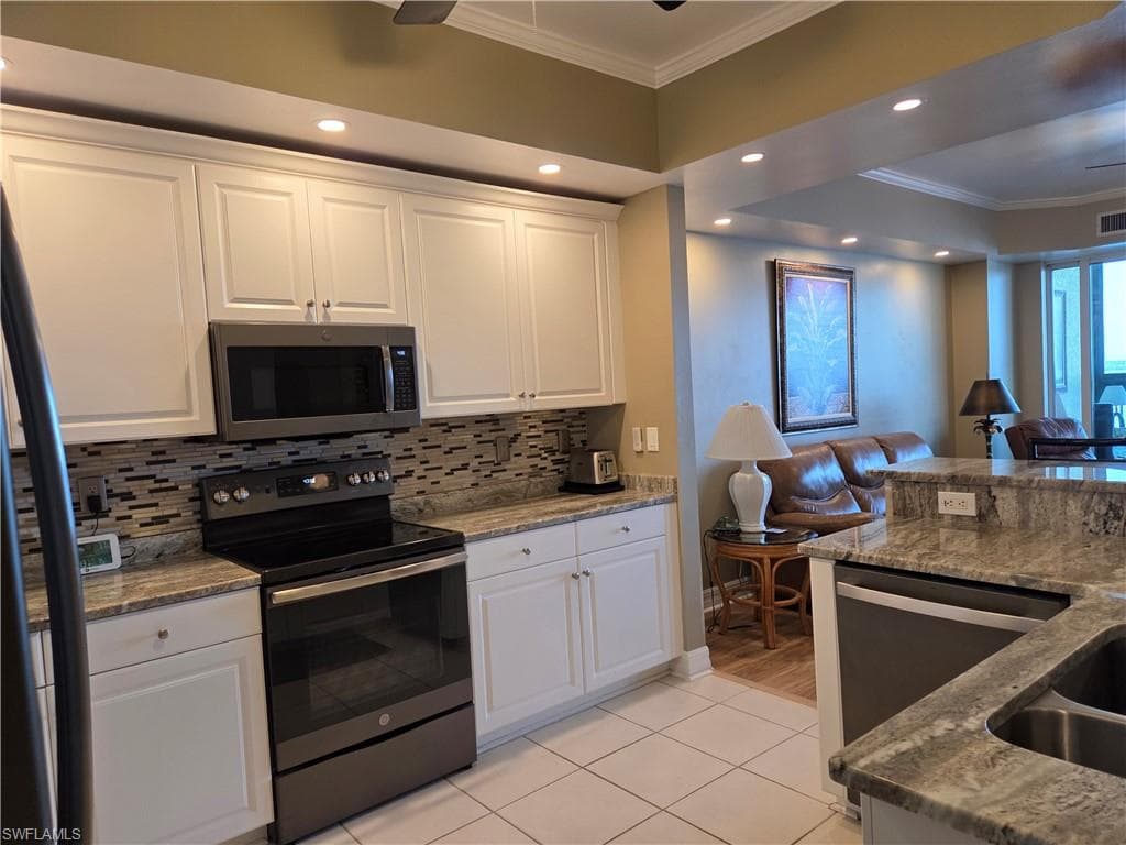 2797 1st ST 804-18