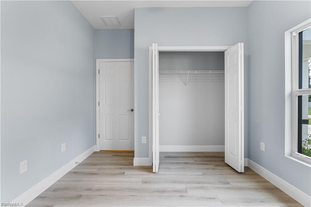704 Broadway AVE-5