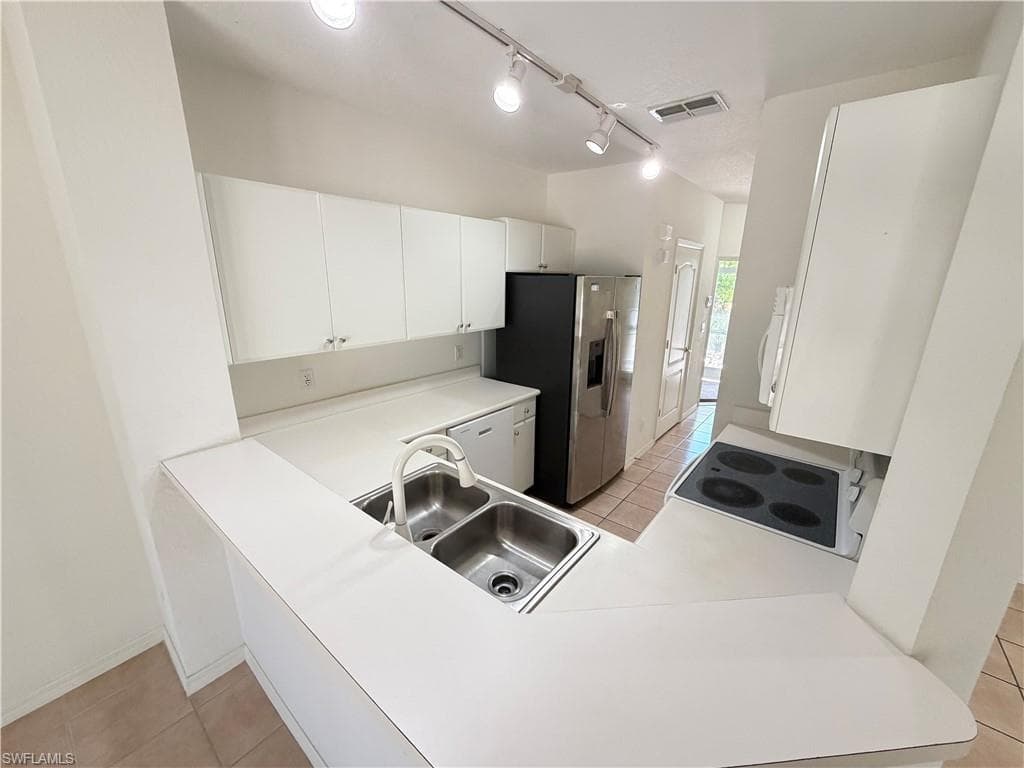 8541 Athena CT-3