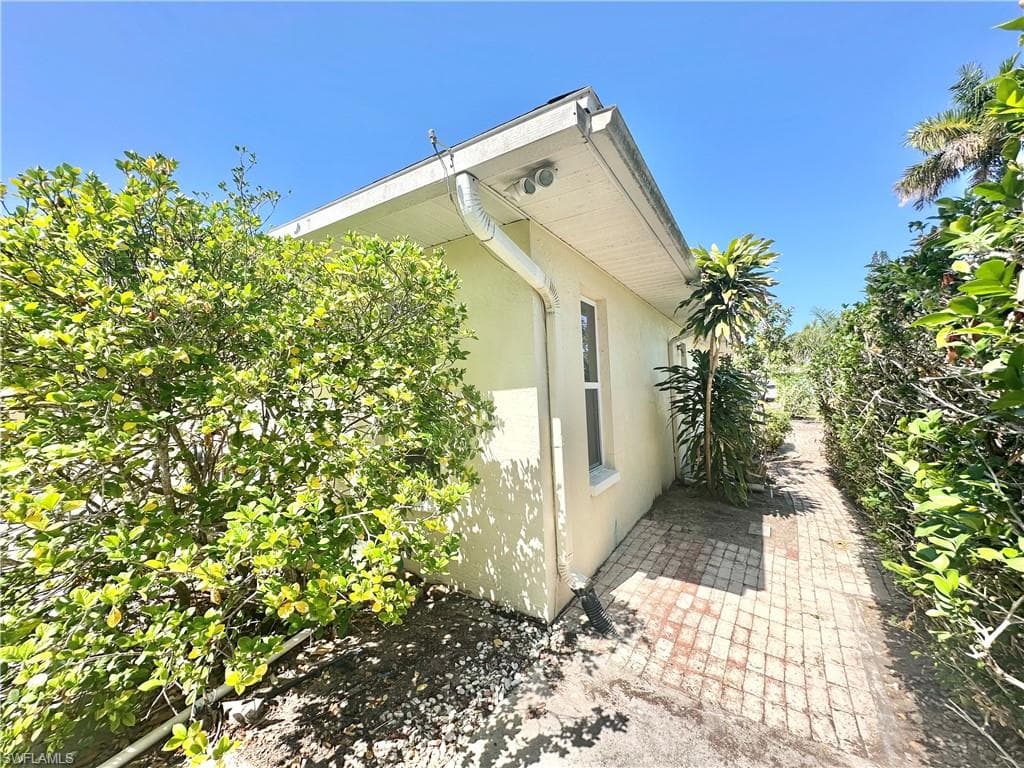 688 Valley DR-6