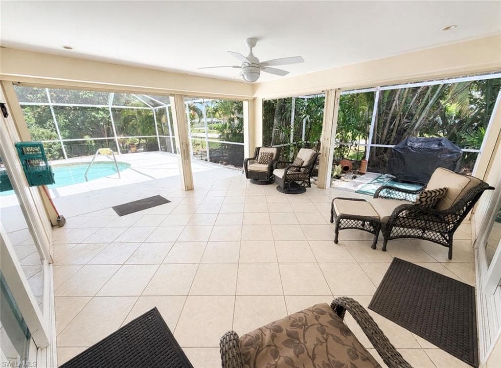 688 Valley DR-23