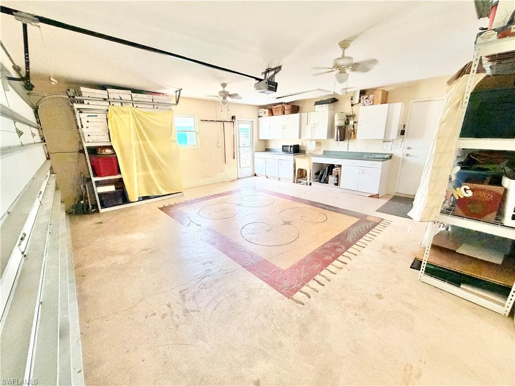 688 Valley DR-43