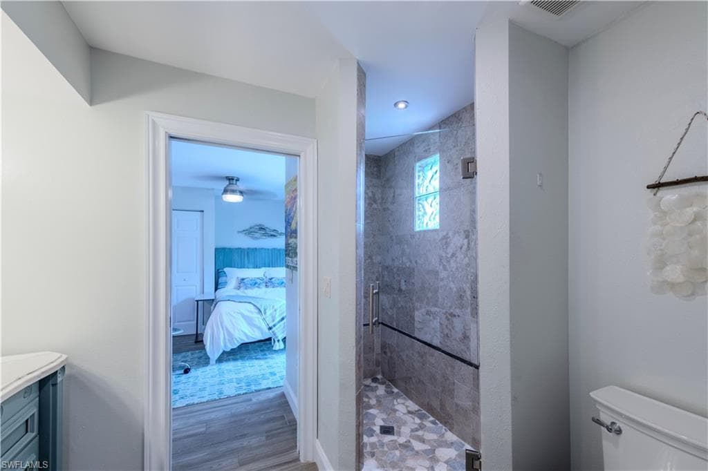 1385 Wisconsin DR-21
