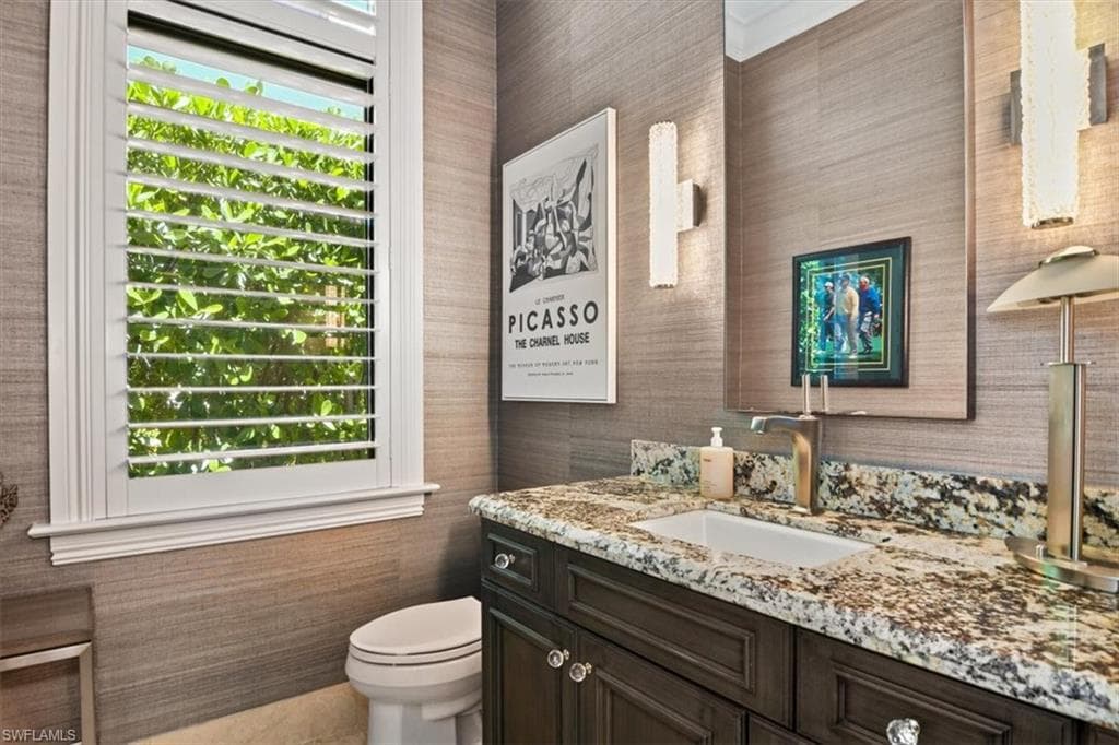 2220 Residence CIR-16