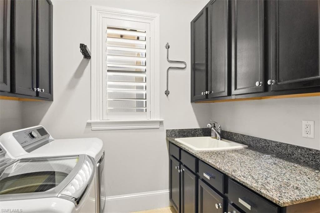 2220 Residence CIR-25