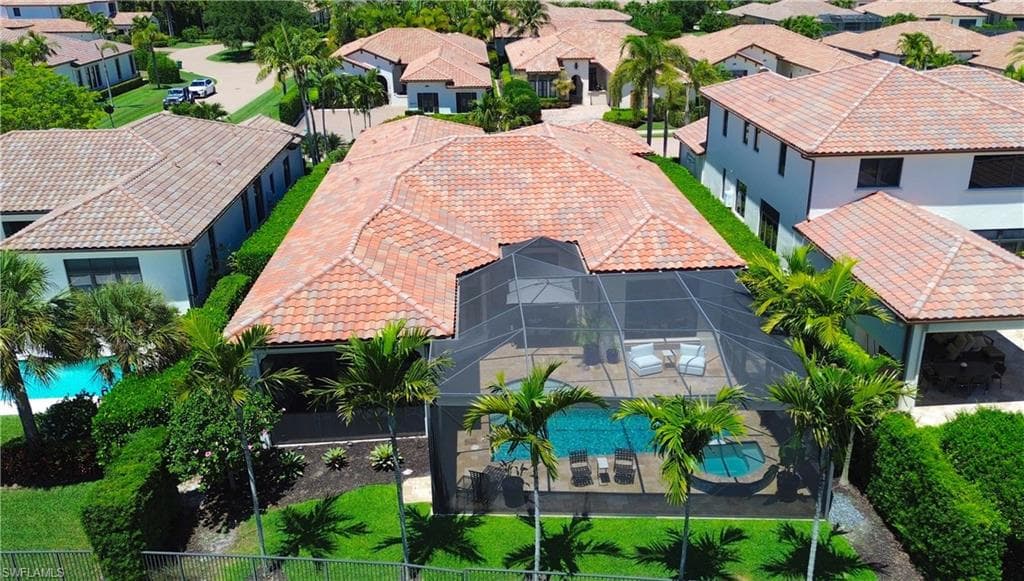 2220 Residence CIR-35