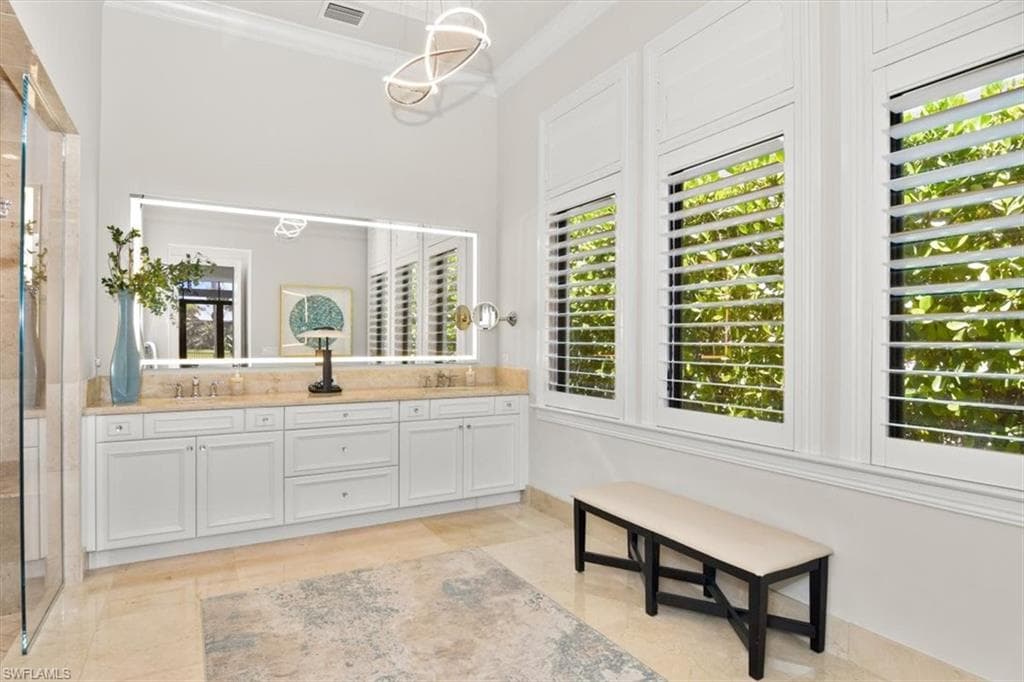 2220 Residence CIR-19