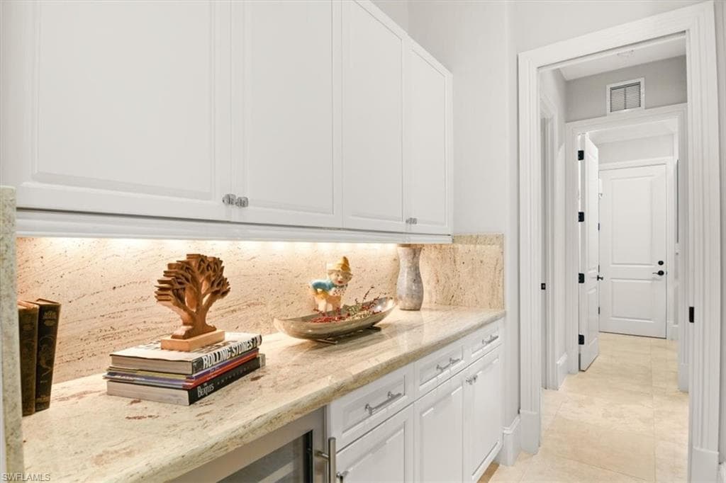 2220 Residence CIR-9