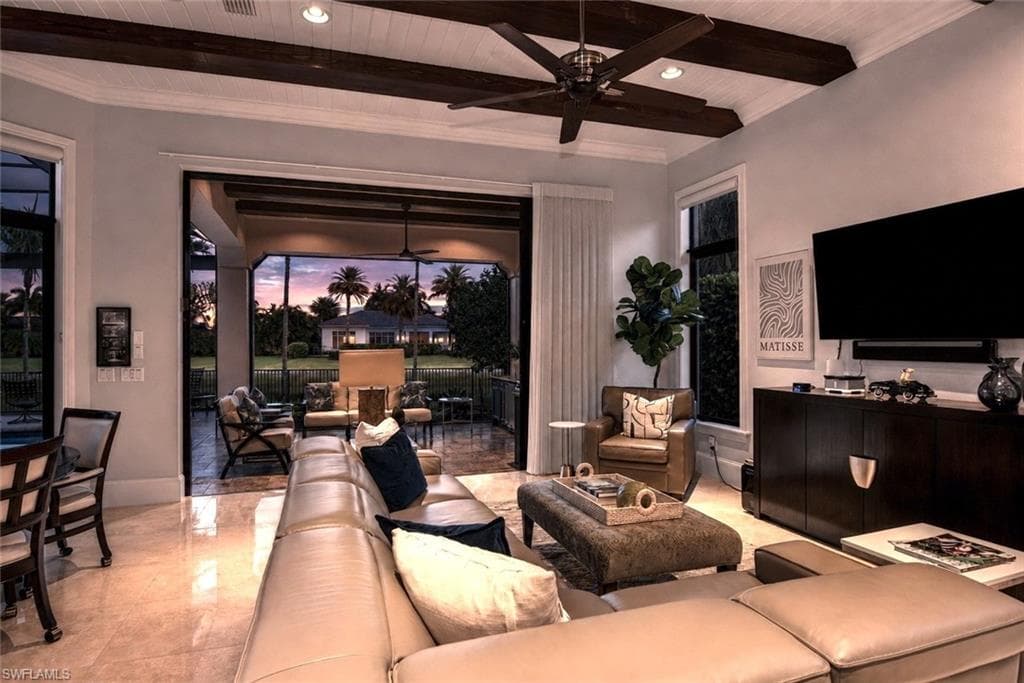 2220 Residence CIR-32