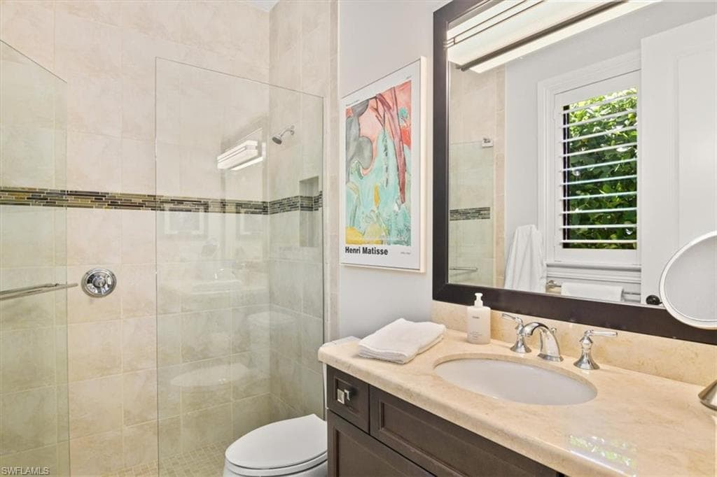 2220 Residence CIR-24