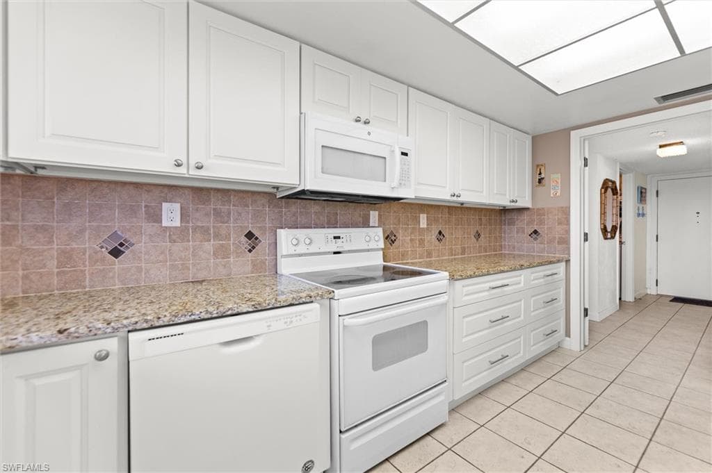 7148 Estero BLVD 322-11