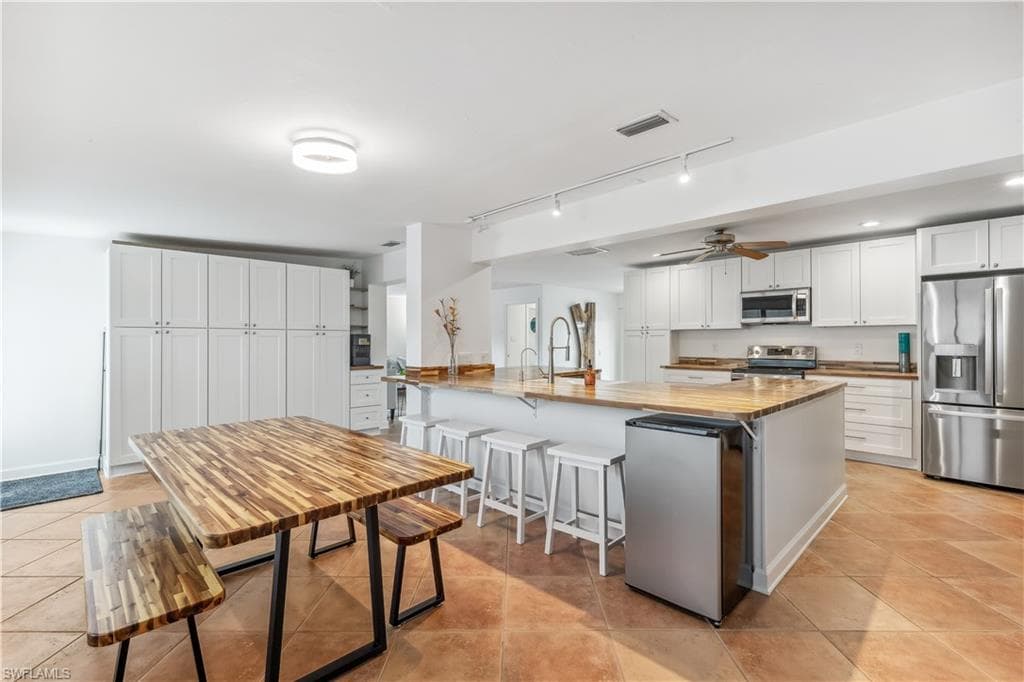 5654 Natoma DR-7