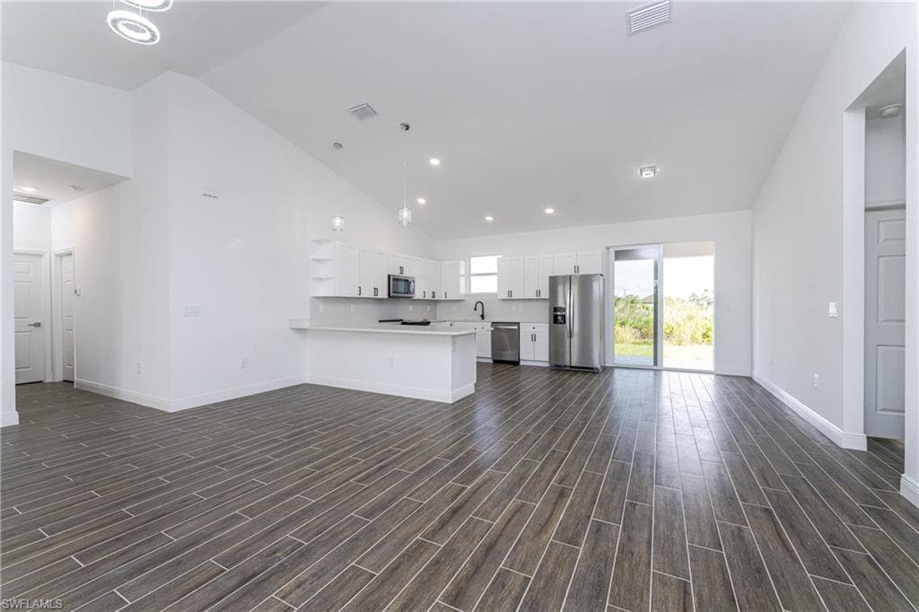 8350 Walbert ST-14