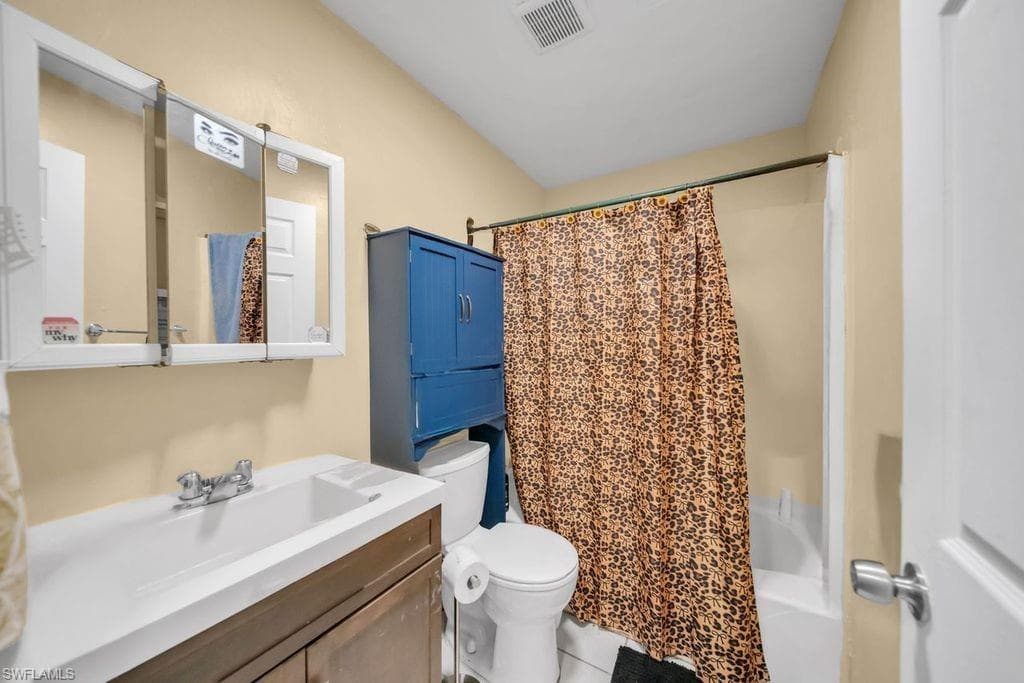 1840 Lafayette ST-22