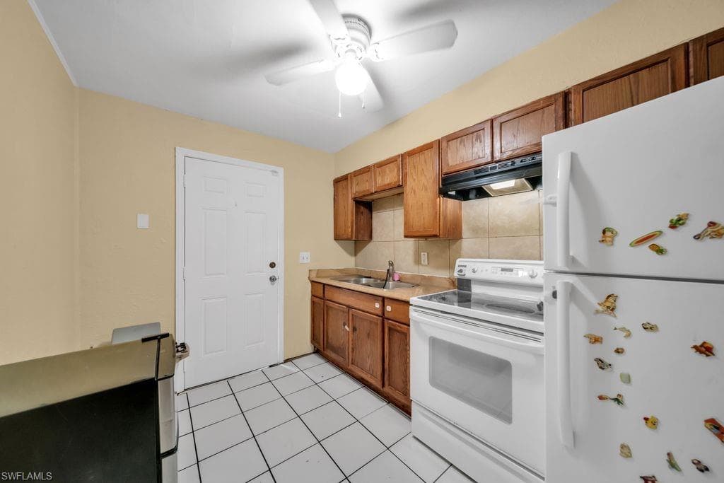 1840 Lafayette ST-21