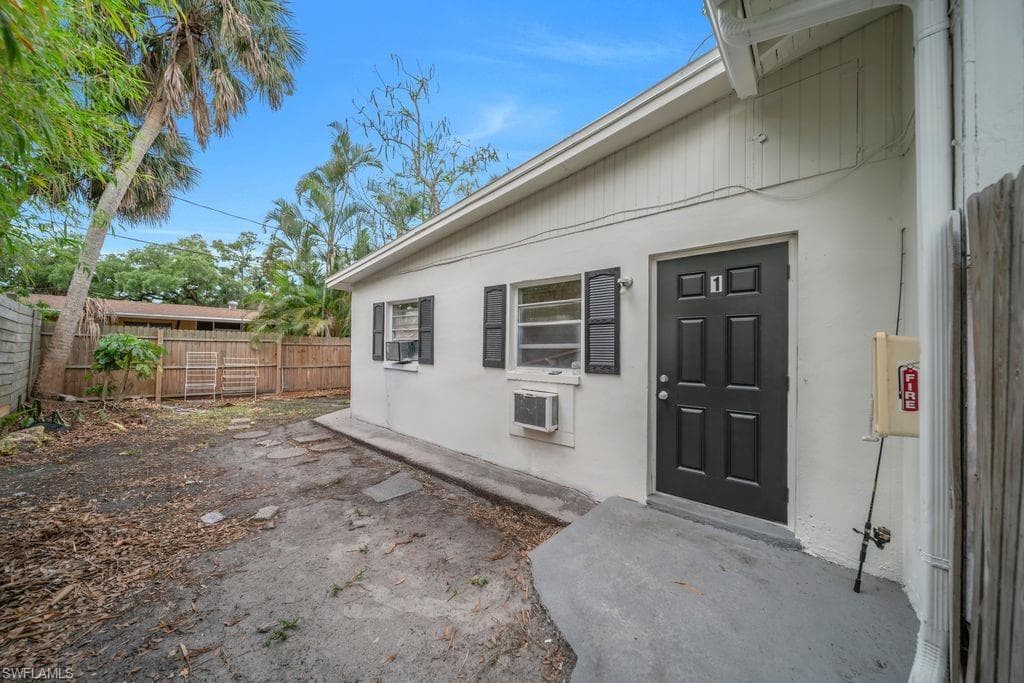 1840 Lafayette ST-4
