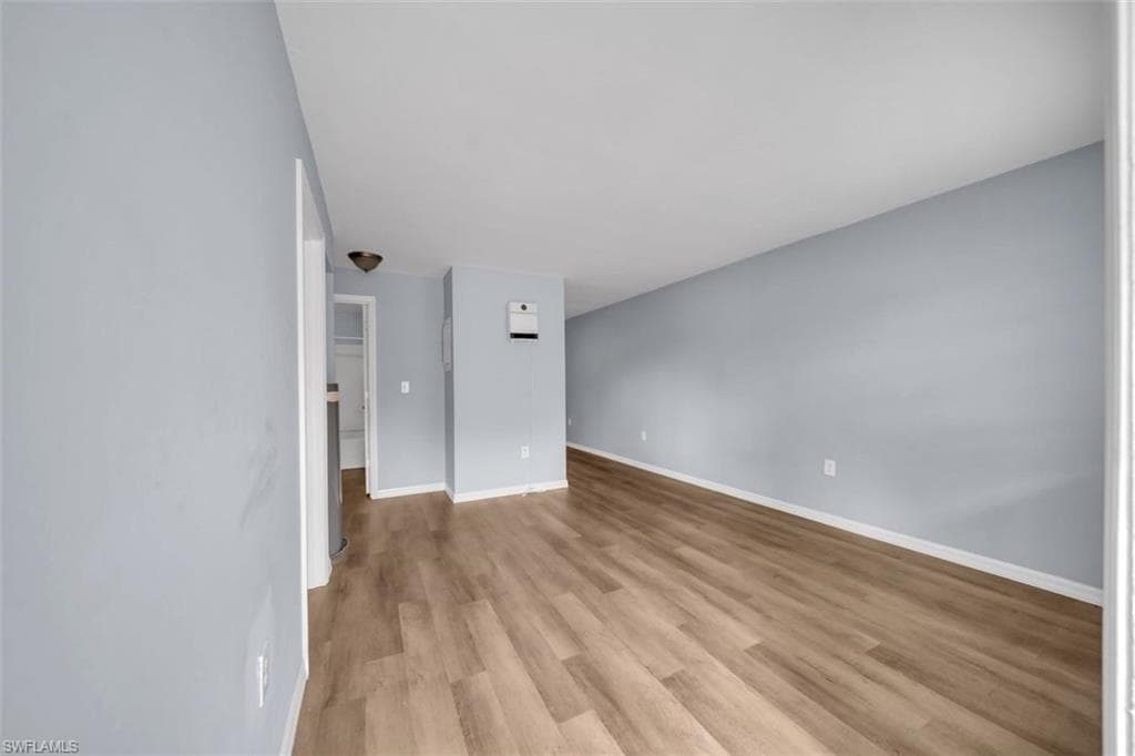 1840 Lafayette ST-23