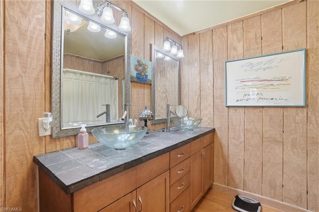 6650 Chipper LN-32