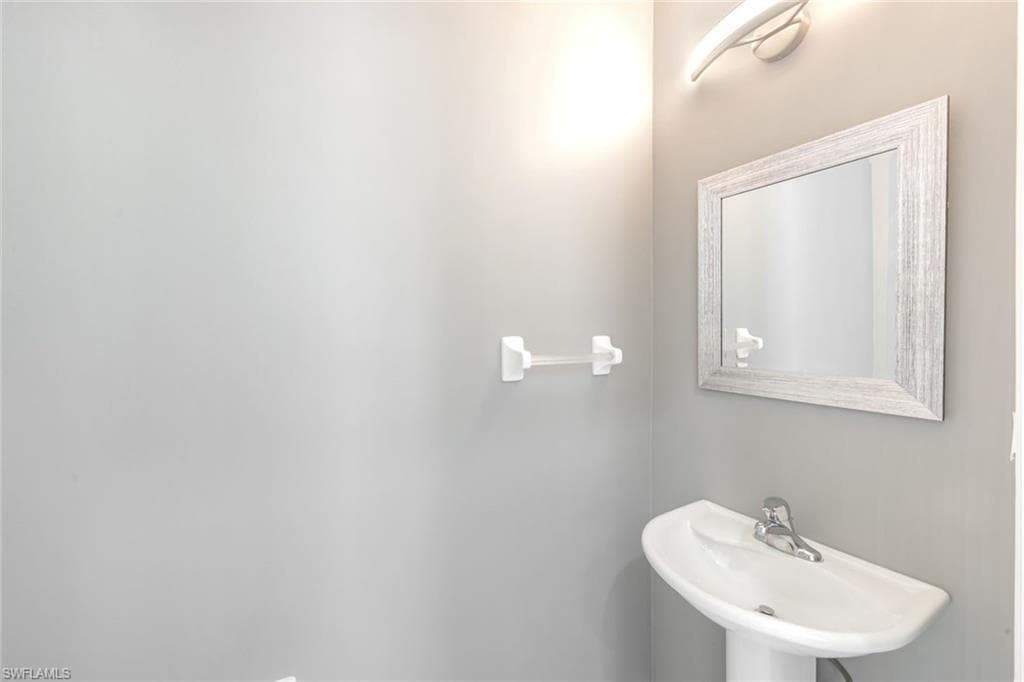 1088 Oxford LN 48-15