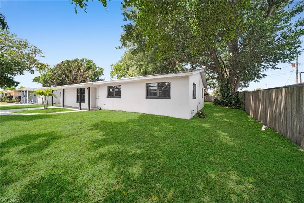 2085 E Tobago CIR-4