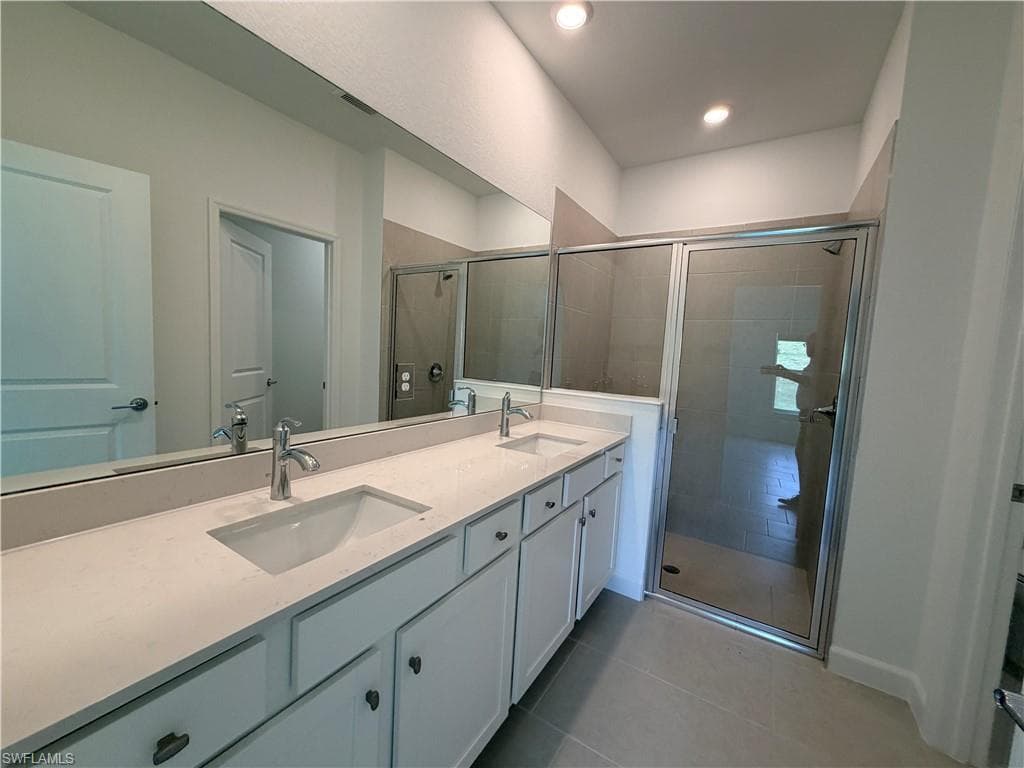 3917 Passion Vine DR-19