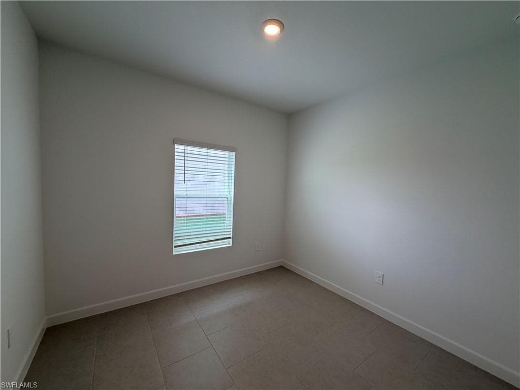 3917 Passion Vine DR-13