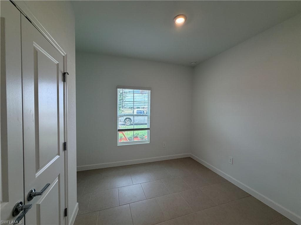 3917 Passion Vine DR-14