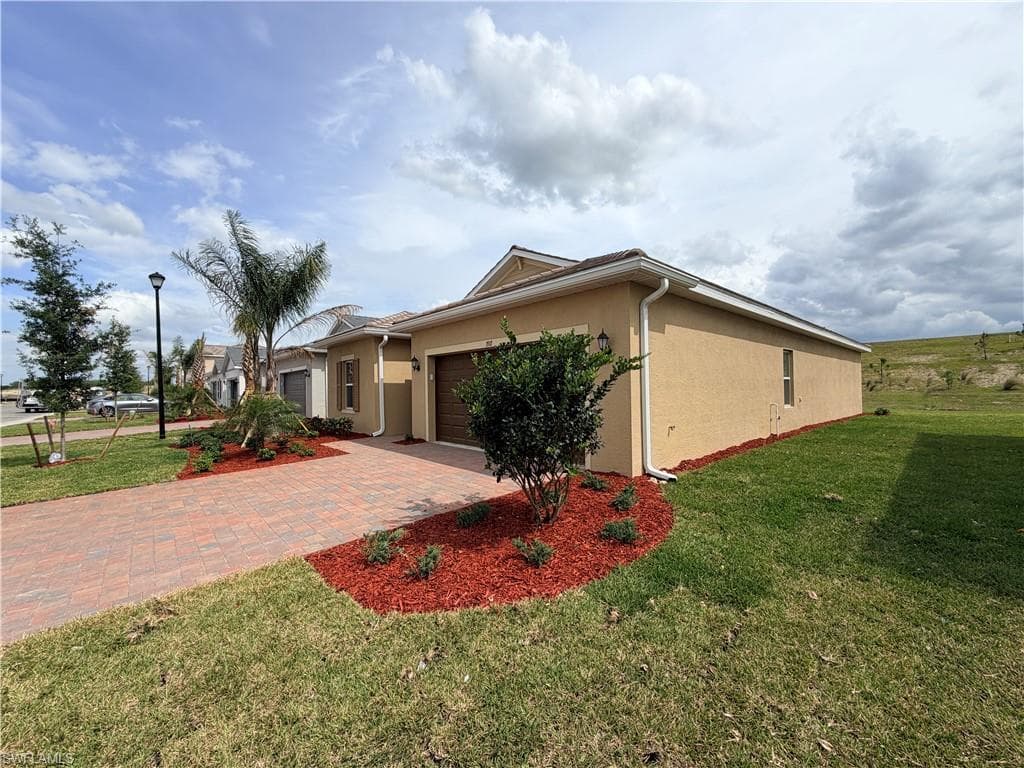 3917 Passion Vine DR-30