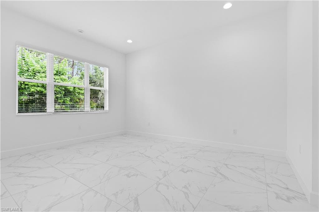 2589 Kingfisher DR-5
