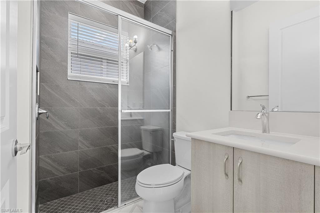 2589 Kingfisher DR-11