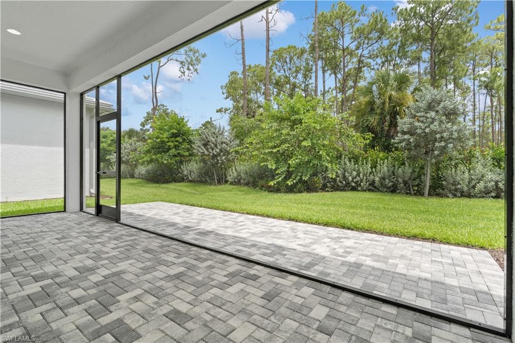 2589 Kingfisher DR-14
