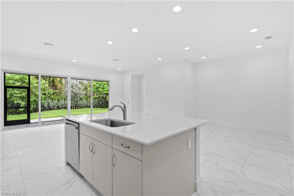 2589 Kingfisher DR-3