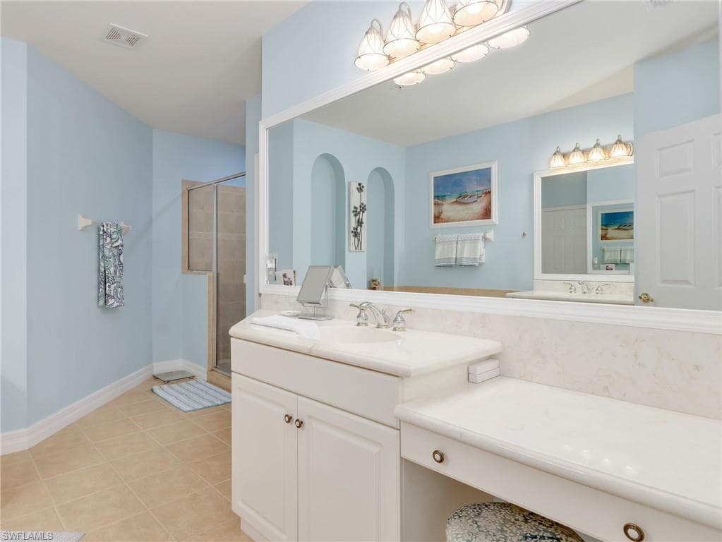 21522 Baccarat LN 102-18