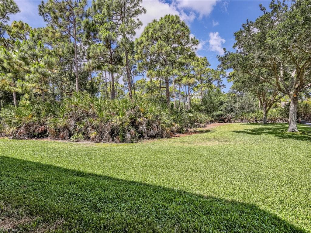 21522 Baccarat LN 102-32