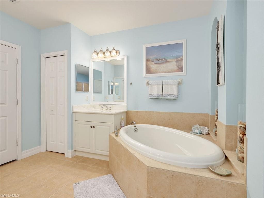 21522 Baccarat LN 102-19