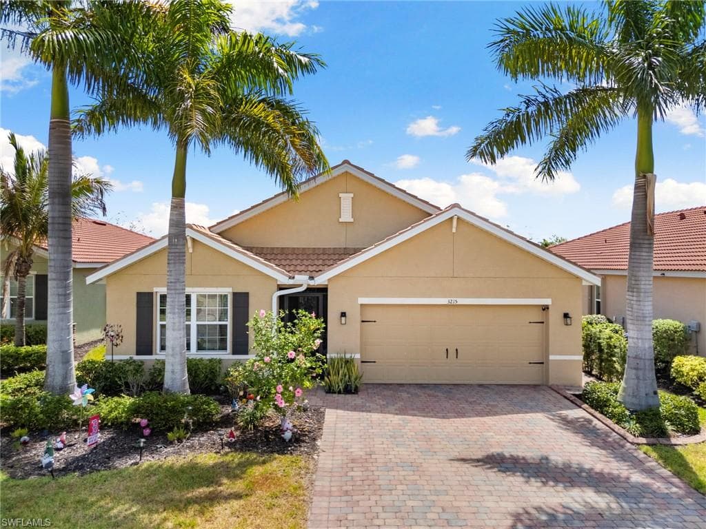 3215 Birchin LN-26