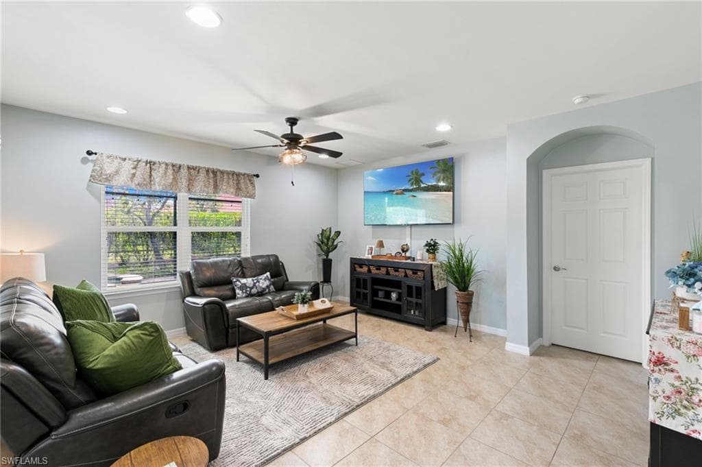 3215 Birchin LN-8