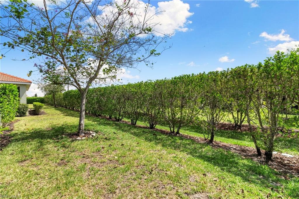 3215 Birchin LN-24