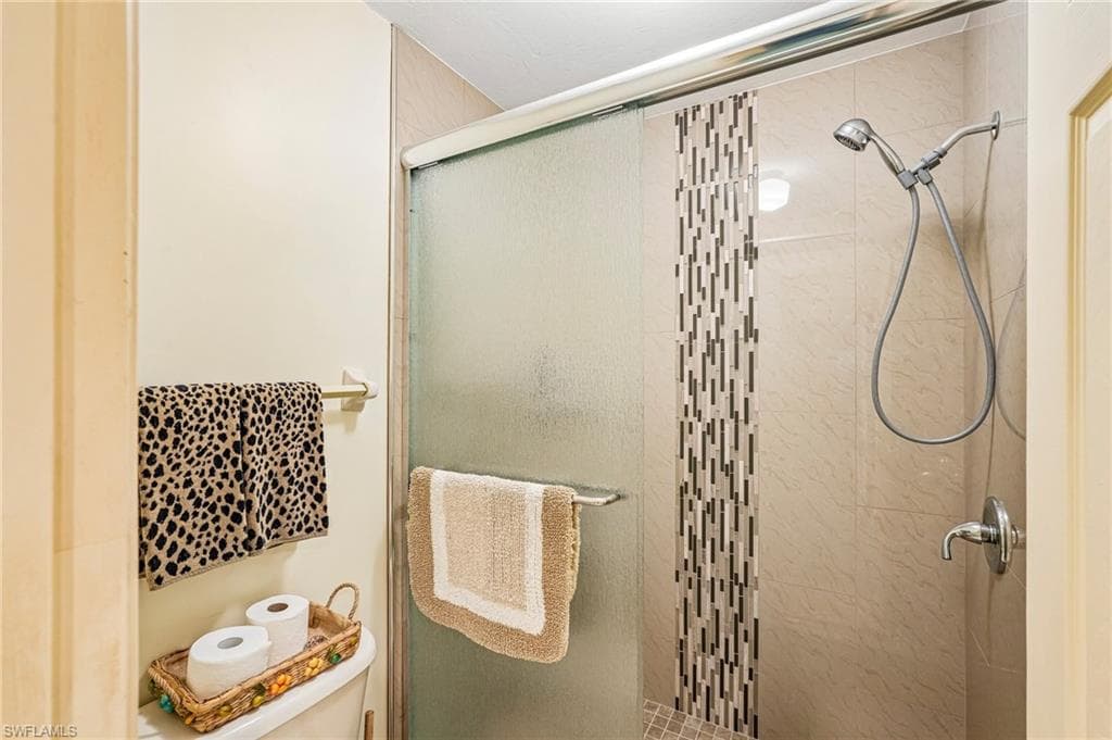 5510 SW 4th PL 605-33