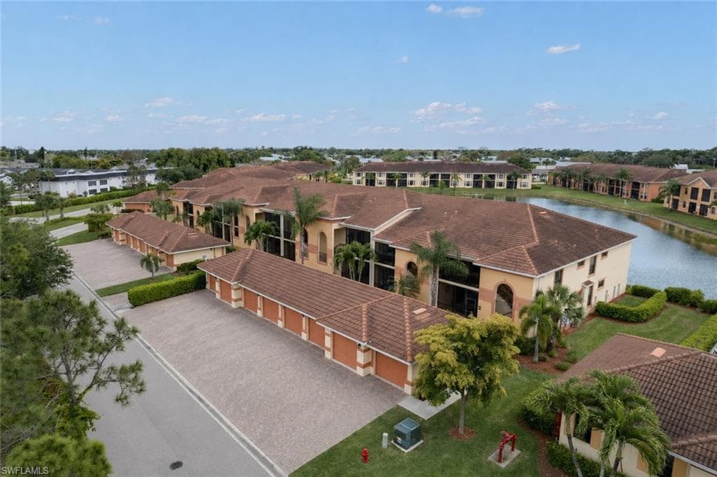 13710 Julias WAY 915-33