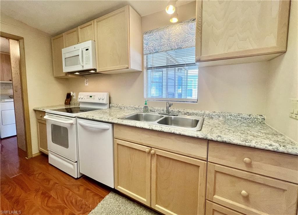 573 Cape Florida LN-12