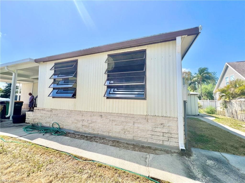 573 Cape Florida LN-25