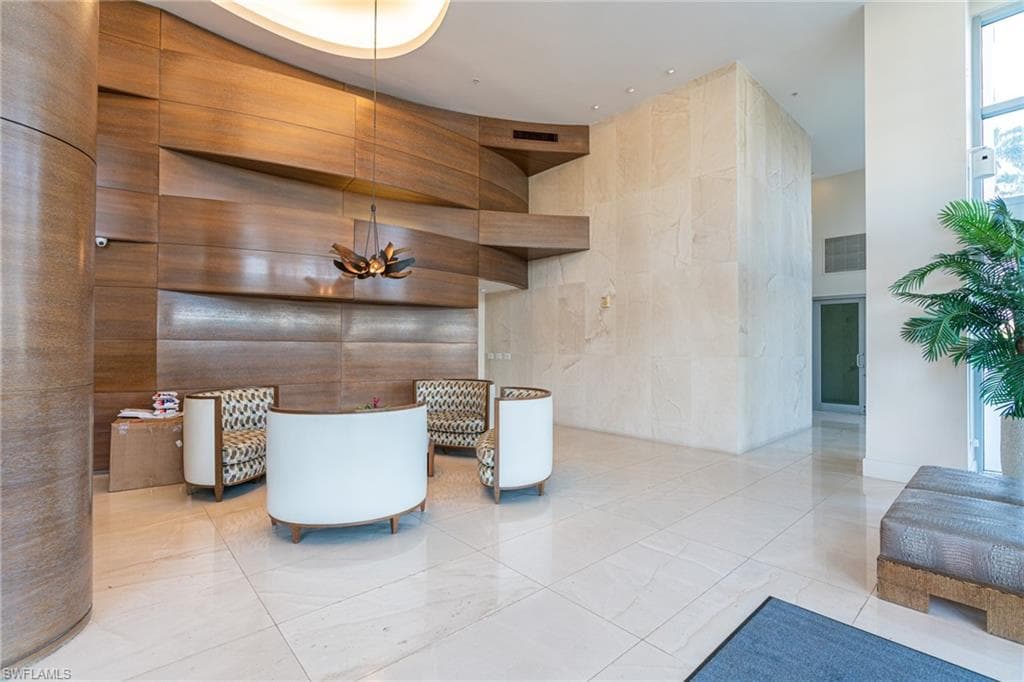 3000 Oasis Grand BLVD 801-26