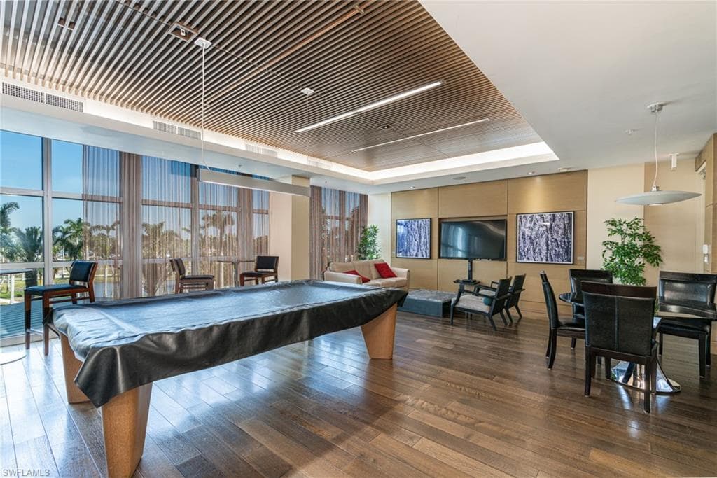 3000 Oasis Grand BLVD 801-31