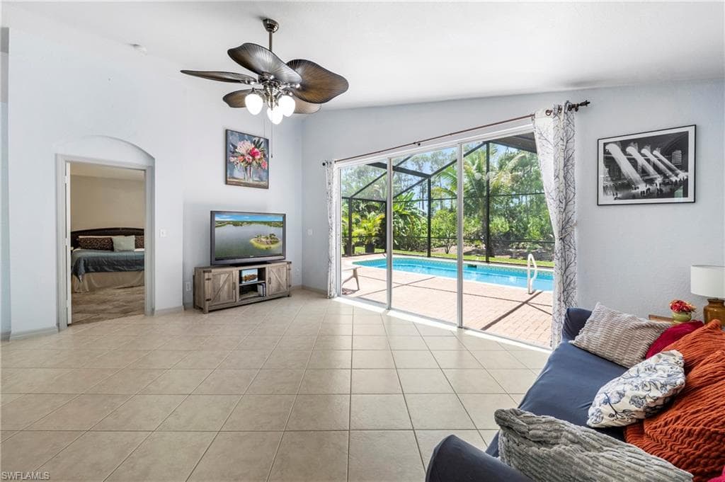 713 Crossfield CIR-9