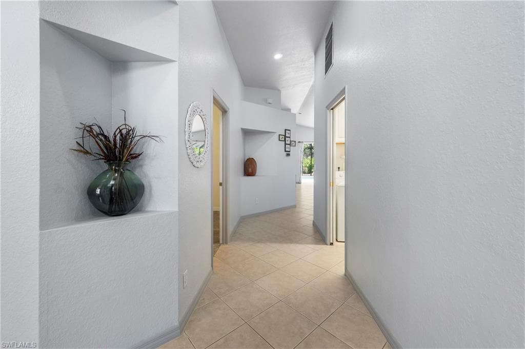 713 Crossfield CIR-3