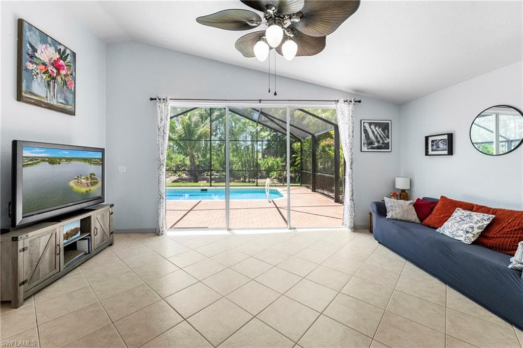 713 Crossfield CIR-7
