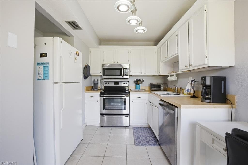 1504 Mainsail DR 6-5