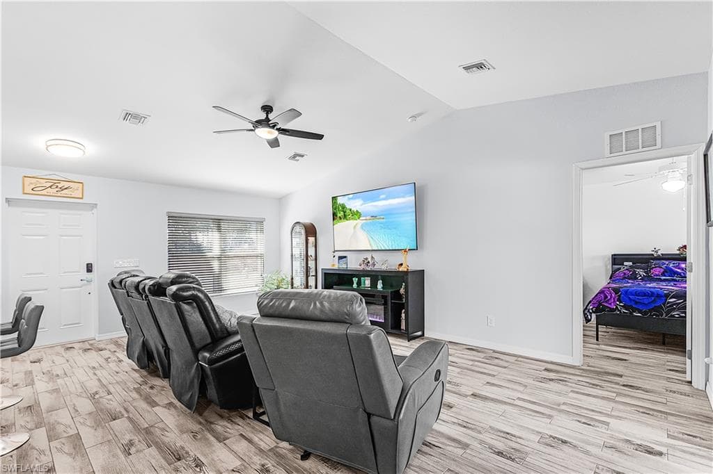 9032 Meadow CIR-5