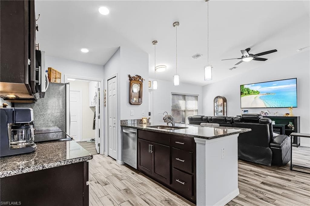 9032 Meadow CIR-9